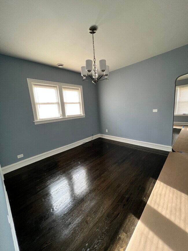 Big Dining Room - 8531 S Marquette Ave