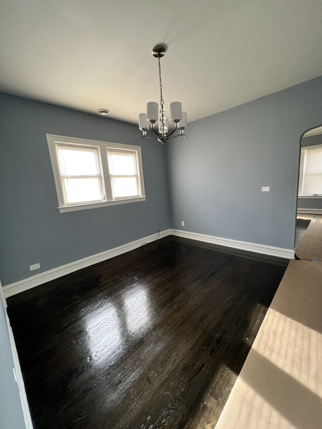 Big Dining Room - 8531 S Marquette Ave