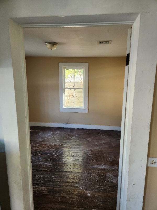 Building Photo - 1331 South Weeks Street