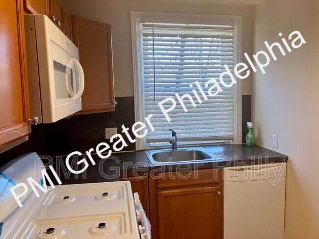 Building Photo - 7019 Sprague St