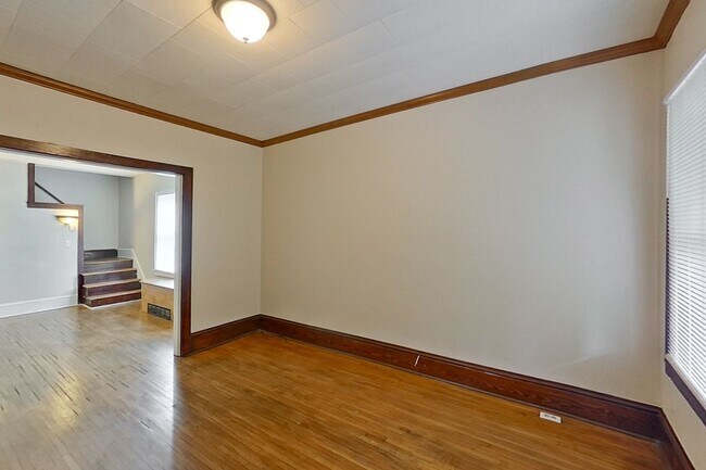 Foto del edificio - 461-463 Reinhard Ave