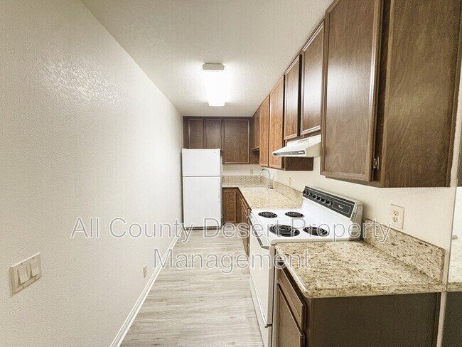 Building Photo - 2809 N Los Felices Rd
