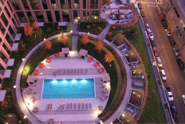 Foto del edificio - 853 W Madison St