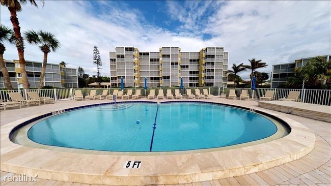 Building Photo - 2 br, 2 bath Condo - 4825 Gulf of Mexico Dr