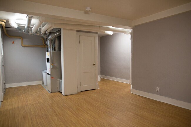 Building Photo - 1 br, 1 bath House - 1328 Mariposa Street ...