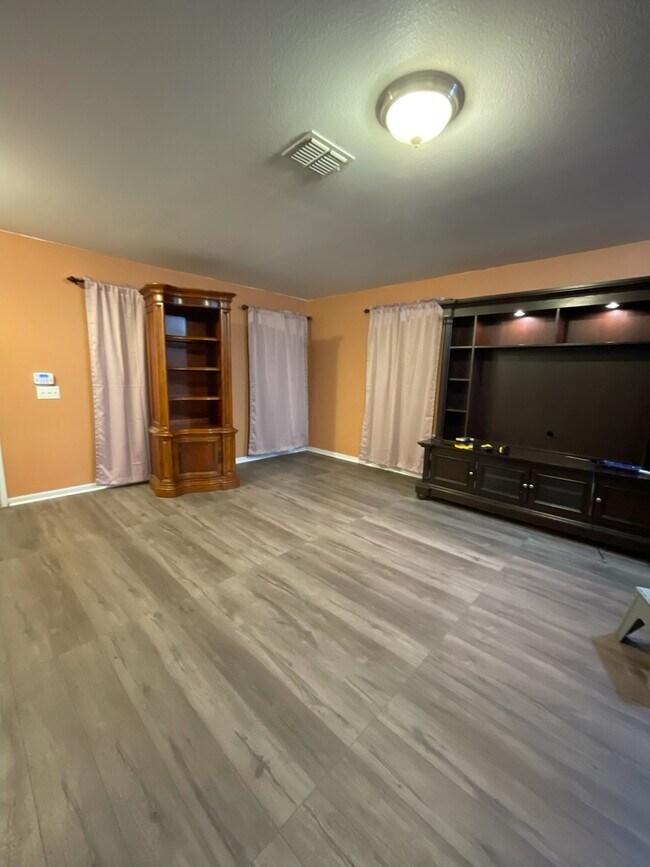 3450 Charolais Dr, Dallas, TX 75241 House Rental in Dallas, TX