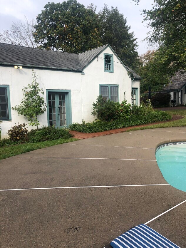 1 Bedroom Cottage - 635 Rosedale Rd