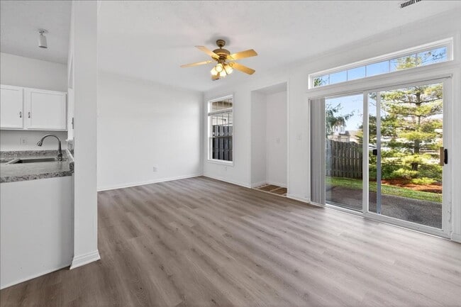 Building Photo - 7042 Tyler Ln