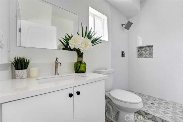 Building Photo - 11954 Vanowen St