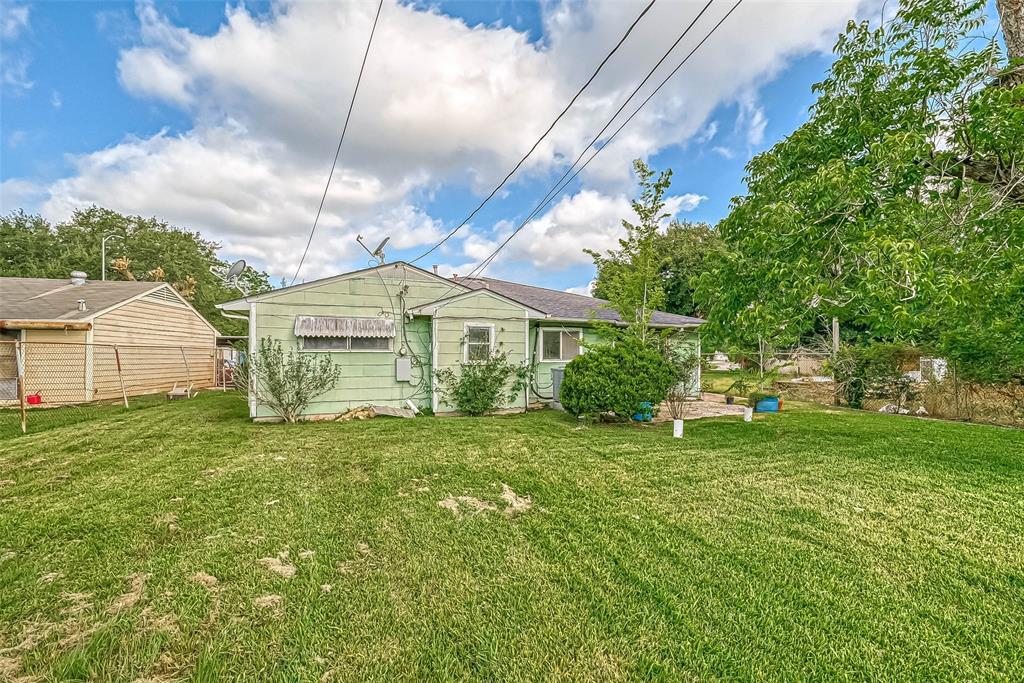 Primary Photo - 4870 Clover St