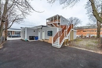 Building Photo - 9 Rossmore Rd