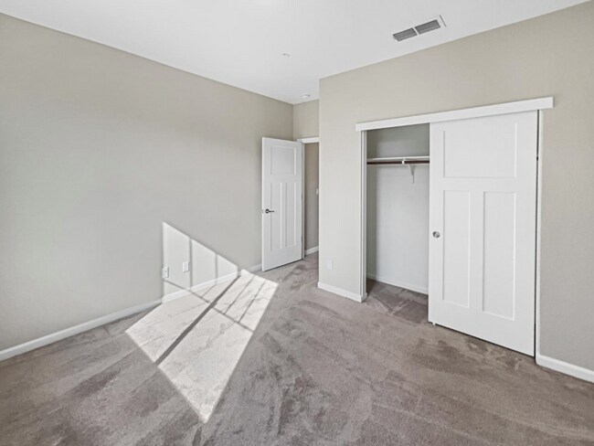 Foto del edificio - 5021 Birch Valley Way