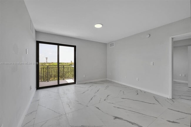 Foto del edificio - 840 NE 130th St