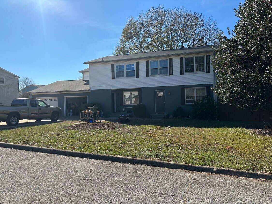 Foto principal - 102 Wexford Dr