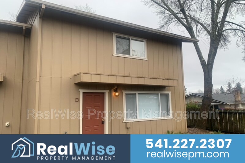 Foto principal - 2170 NW North Hill Dr