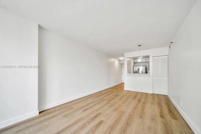 Foto del edificio - 501 SW 1st St