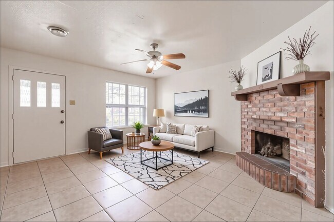 Foto del edificio - 6824-6826 Jackson Duplex