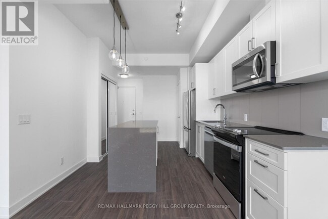 Photo du bâtiment - 681 Yonge St