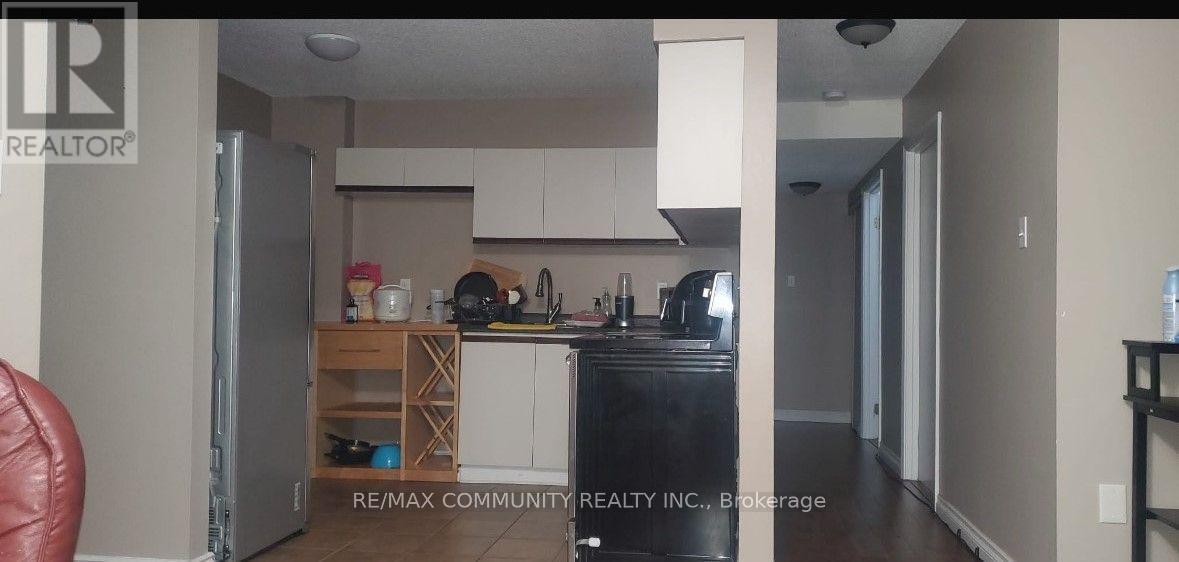 Primary Photo - 117-111 JACKSWAY Crescent