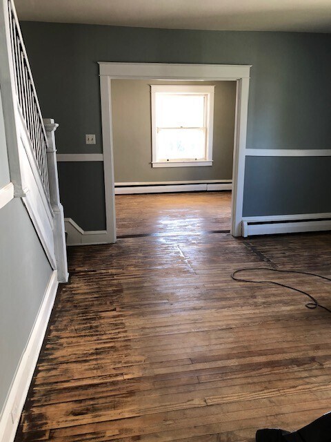 Foto del edificio - 1359 W Main St