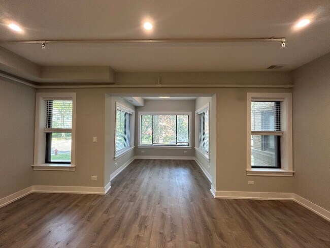 Building Photo - 1134 Maple Ave