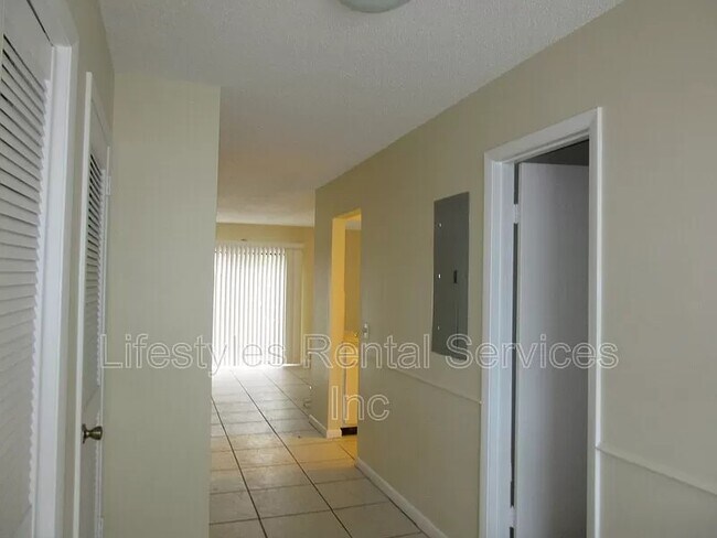 Building Photo - 109 2nd St S