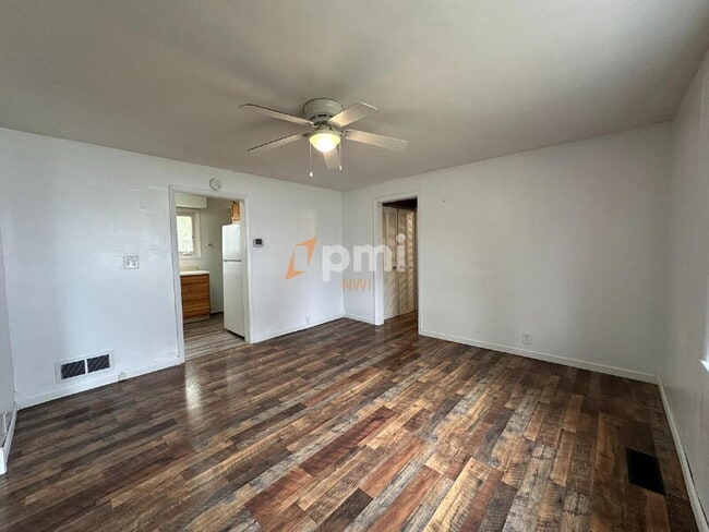 Building Photo - 810 Poplar St