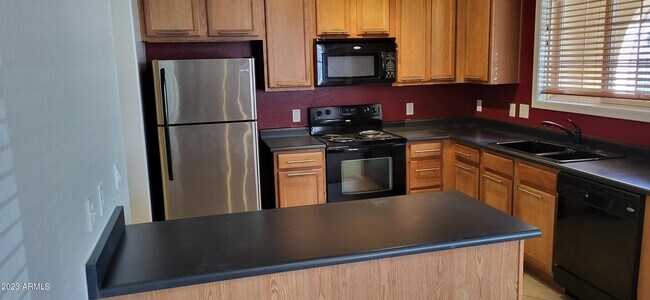 Building Photo - 2743 S Sulley Dr