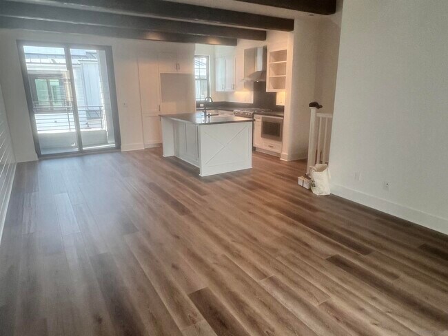 Building Photo - 1301 Bergamo Pl