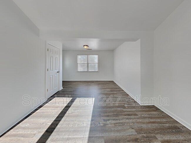 Foto del edificio - 232 Chappell Rd NW