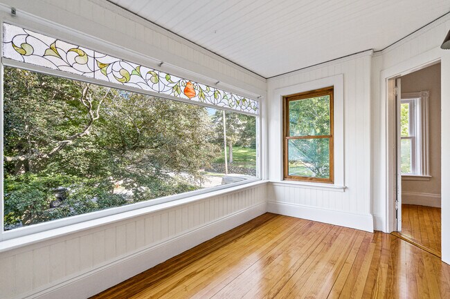 Sunroom - 752 Franklin St