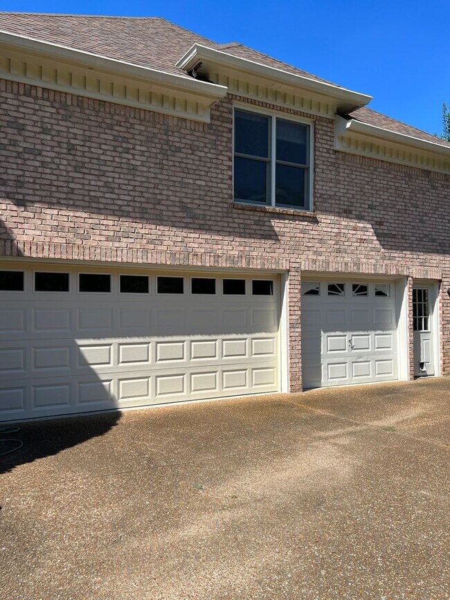 Foto del edificio - Spacious 4 bedroom Franklin home