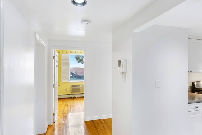 Foto del edificio - 6902 Narrows Ave