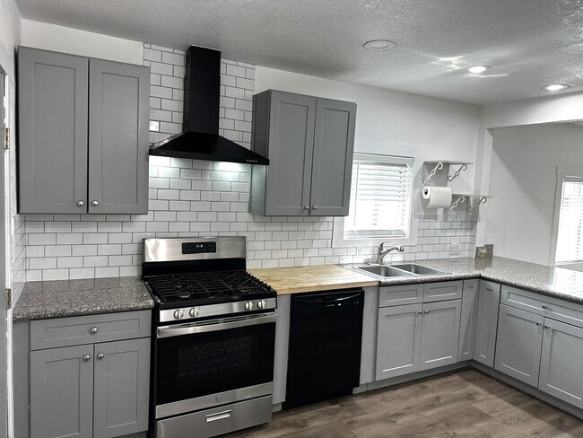 Foto del edificio - 1532 N Calaveras St