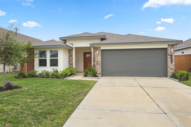 Building Photo - 2709 Golden Palms Ln