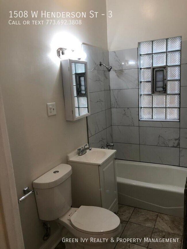 Building Photo - 2 Bedroom 1 Bathroom in Lakeview
