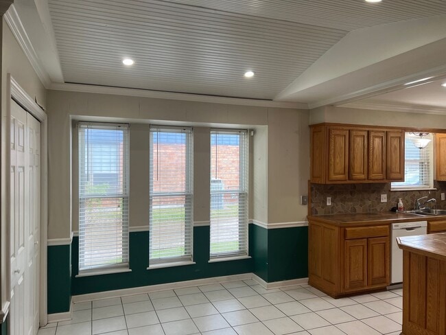 Building Photo - Home for Lease