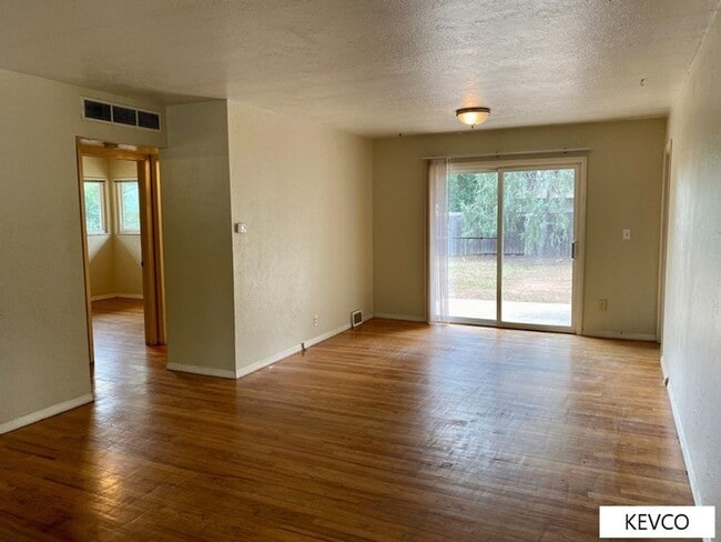 Foto del edificio - House just blocks from CSU!