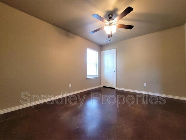 Building Photo - 642 Laila Ln