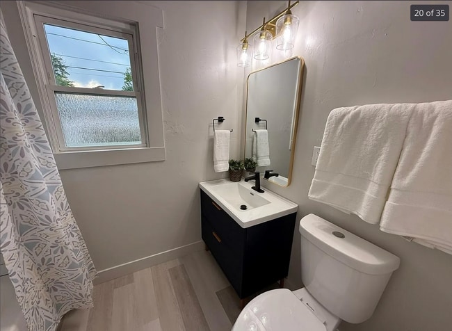 Building Photo - 1925 Syracuse St