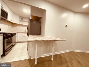 Building Photo - 5340 Holmes Run Pkwy