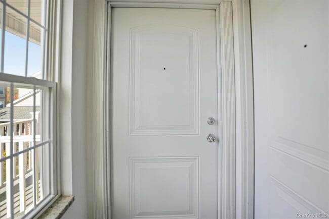 Building Photo - 36 Carney St