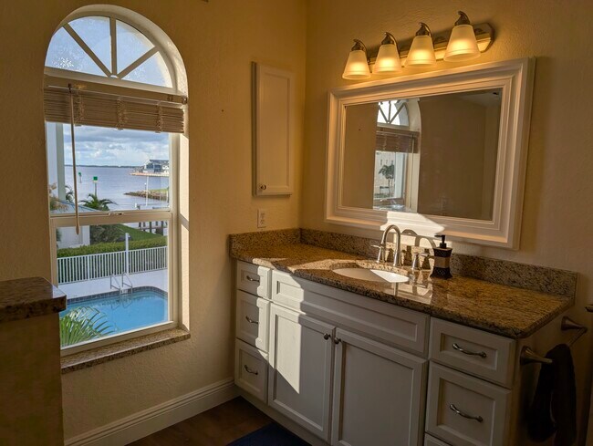 Foto del edificio - 130 Breakers Ct