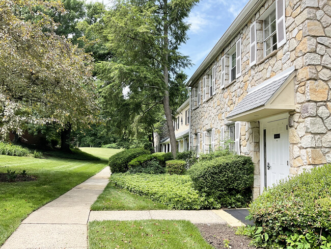 Building Photo - 7302 Cresheim Rd