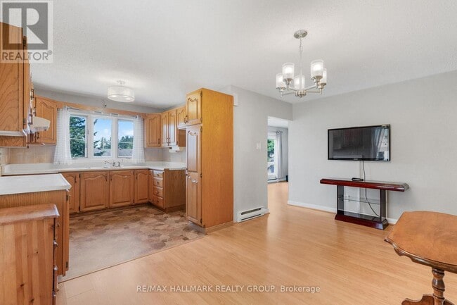 Building Photo - 1111 Cholette Crescent