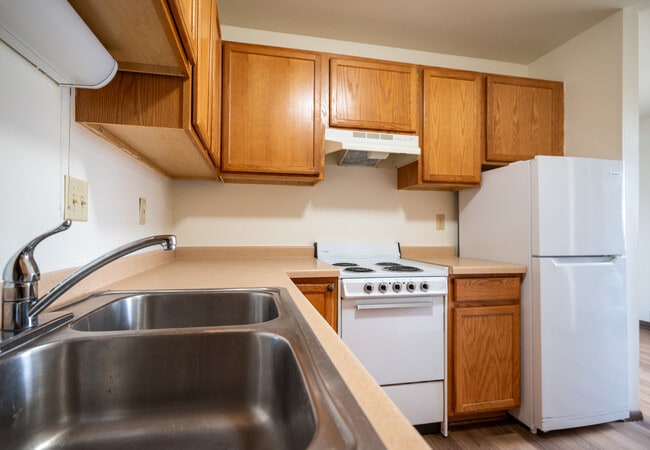 Kitchen - Freedom Ring Apartments