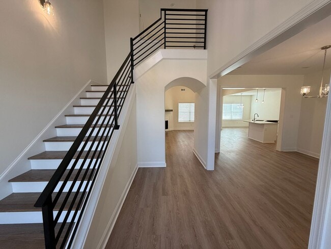 Foto del edificio - 7452 Newbury Dr