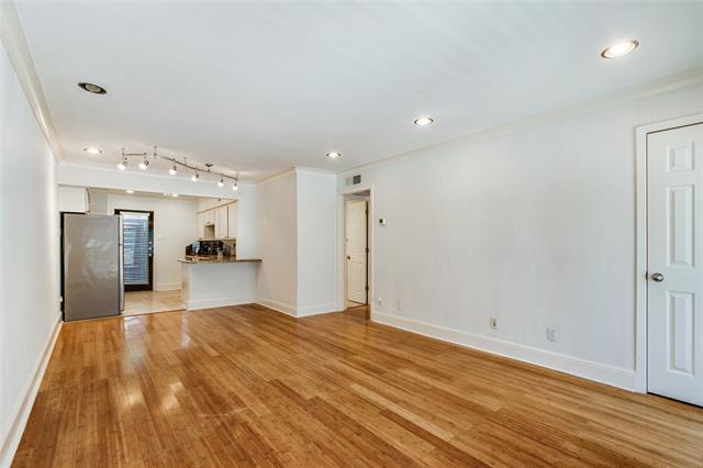Foto del edificio - 7730 Meadow Park Dr