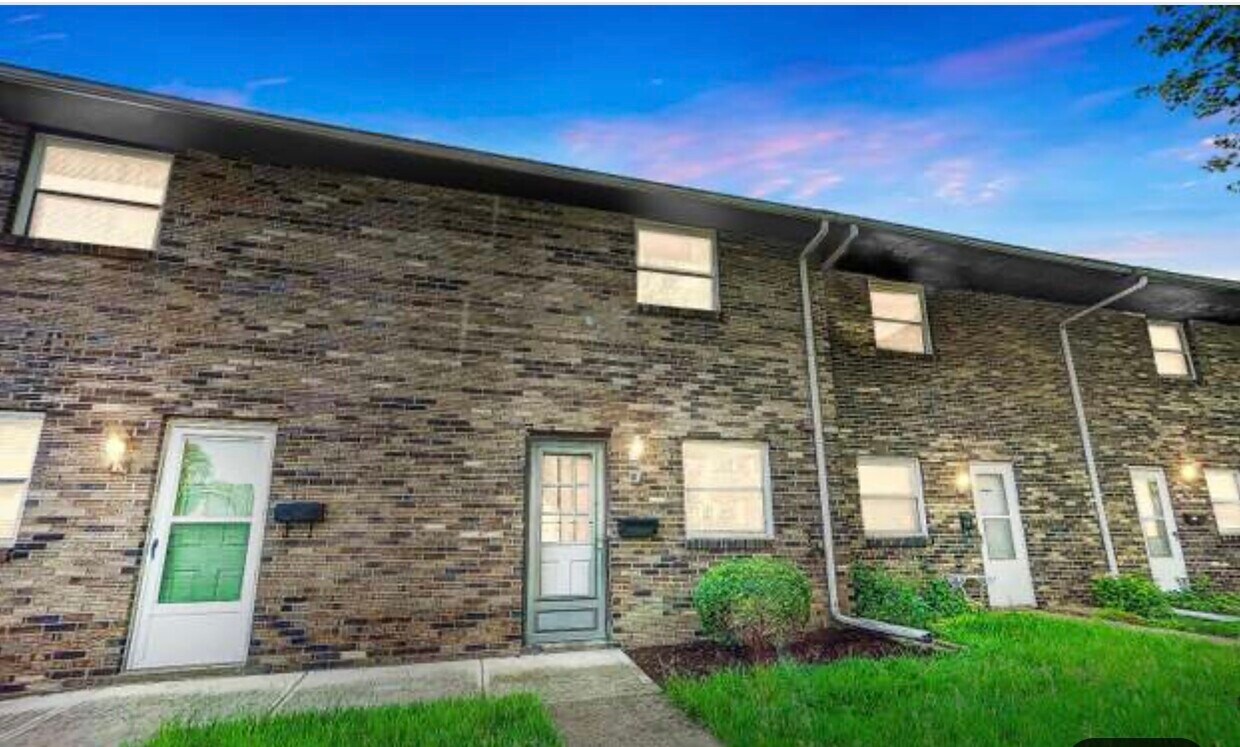 2358 Woodbrook Cir S Unit N/A, Columbus, OH 43223 Condo for Rent in