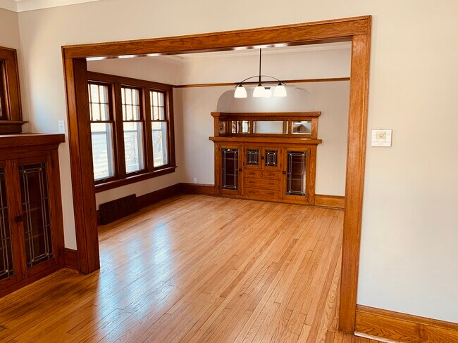 Foto del edificio - 5021 W Greenfield Ave